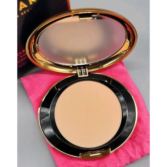 Relevant Inspire 22 Rele-Blur Soft Focus Powder Foundation Compact - Picture 5 of 7